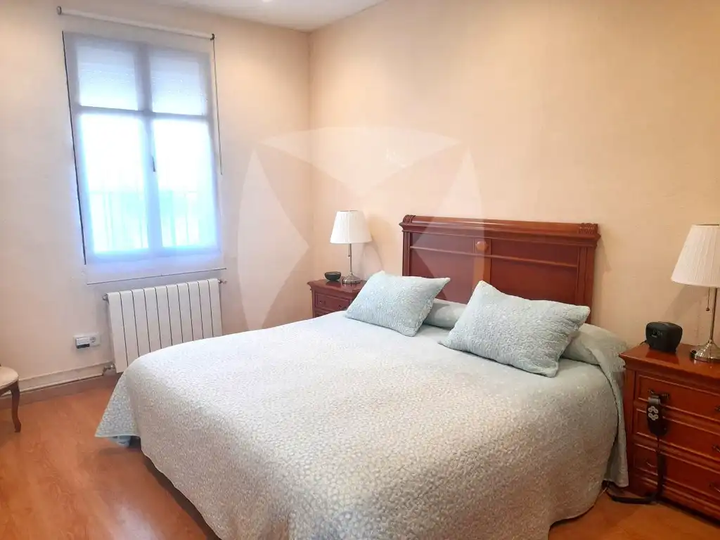 Dormitori de Casa o xalet en venda en Badajoz amb Aire condicionat, Jardí privat i Traster