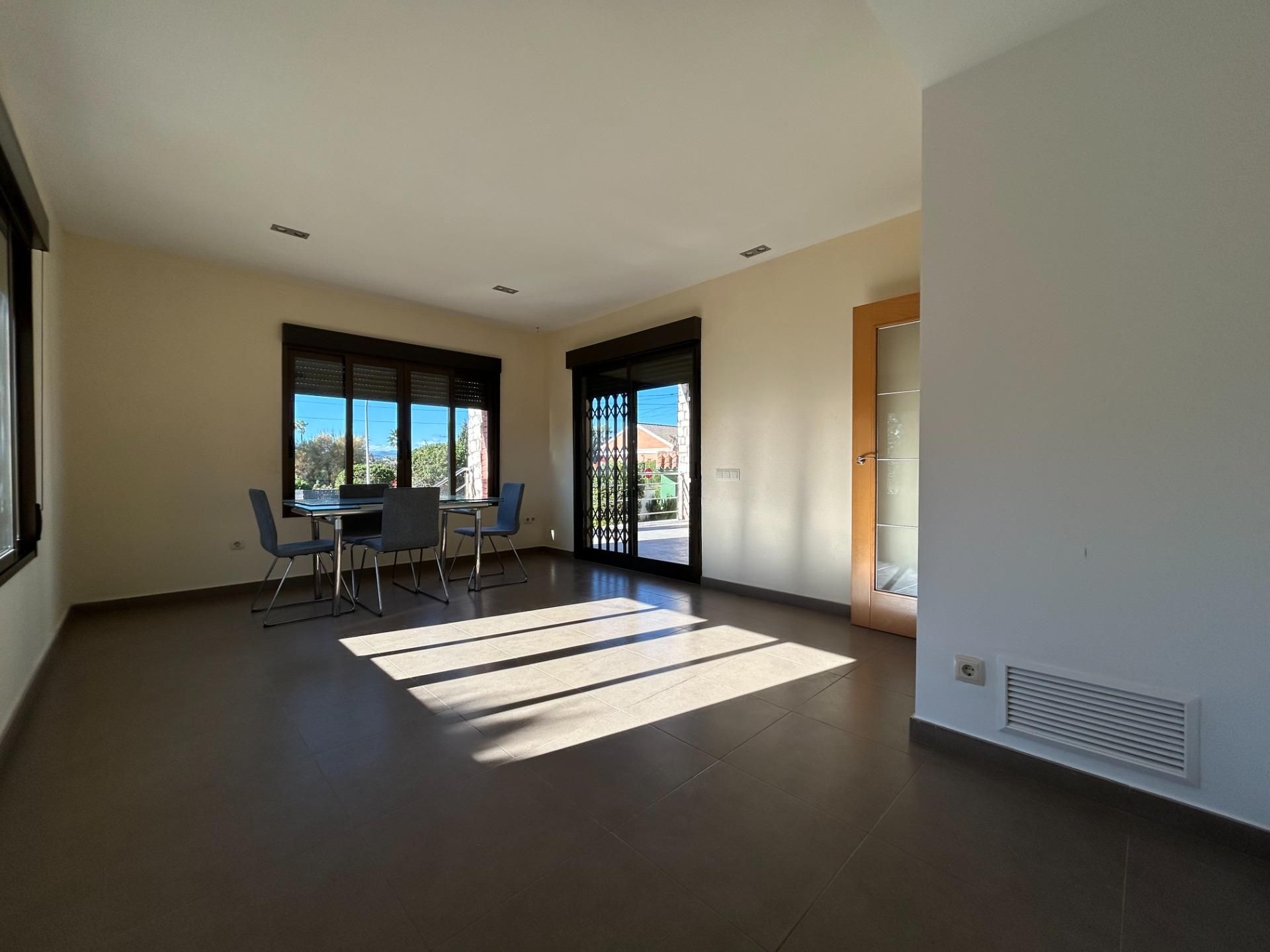 Casa o chalet en venta en L'Eliana con Aire acondicionado, Calefacción y Jardín privado