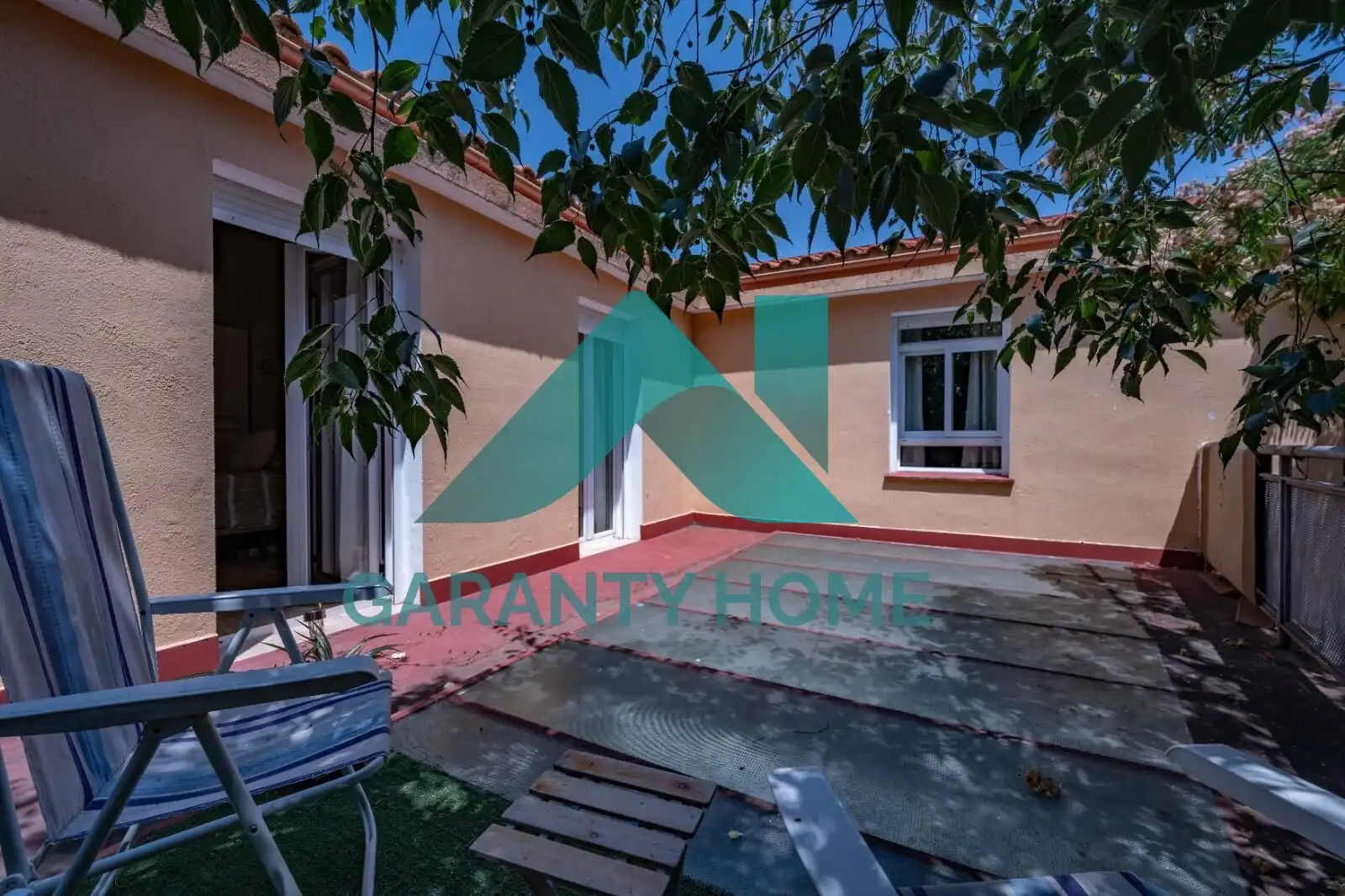 Vista exterior de Casa o xalet en venda en Cáceres amb Aire condicionat, Calefacció i Jardí privat