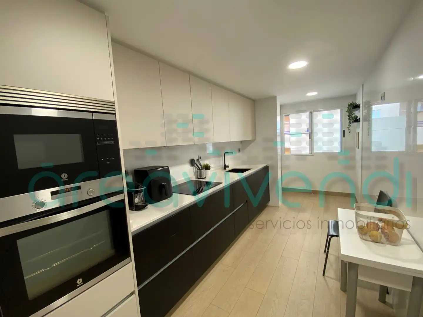 Kitchen of Duplexes for sale in Castellón de la Plana / Castelló de la Plana  with Air Conditioner, Terrace and Storage room