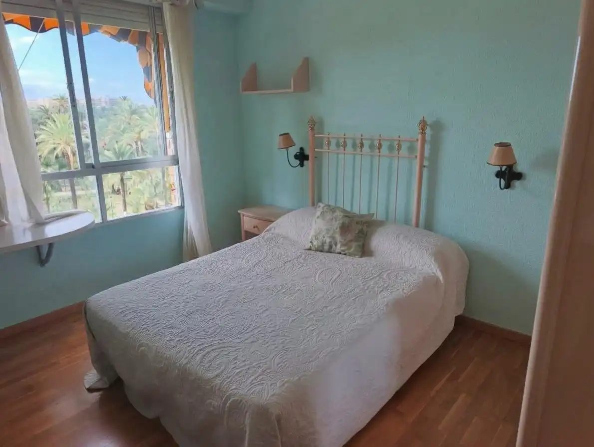 Habitación de Piso en venta en Elche / Elx con Aire acondicionado, Parquet y Terraza