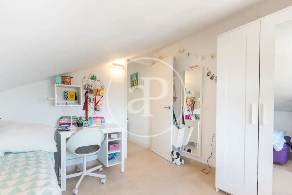 Houses for sale in Chiva  with Heating, Private garden and Terrace