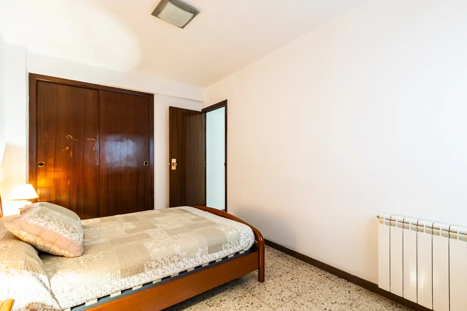 Dormitori de Casa adosada en venda en Terrassa amb Aire condicionat, Calefacció i Terrassa