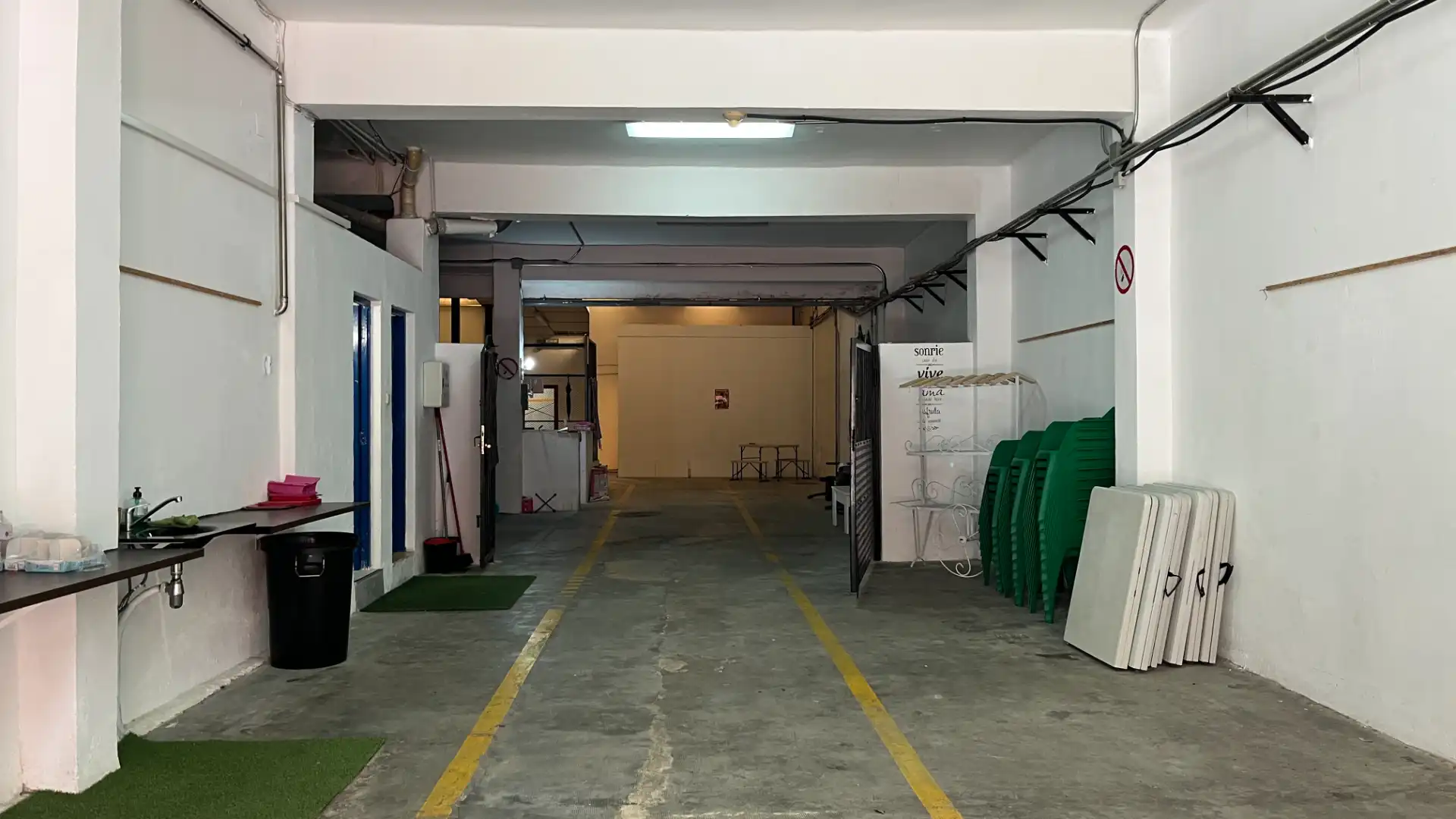Commercial properties for rent in Valencia  with Air Conditioner and Alarm