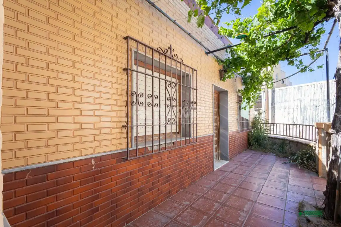Vista exterior de Casa adosada en venta en Almería