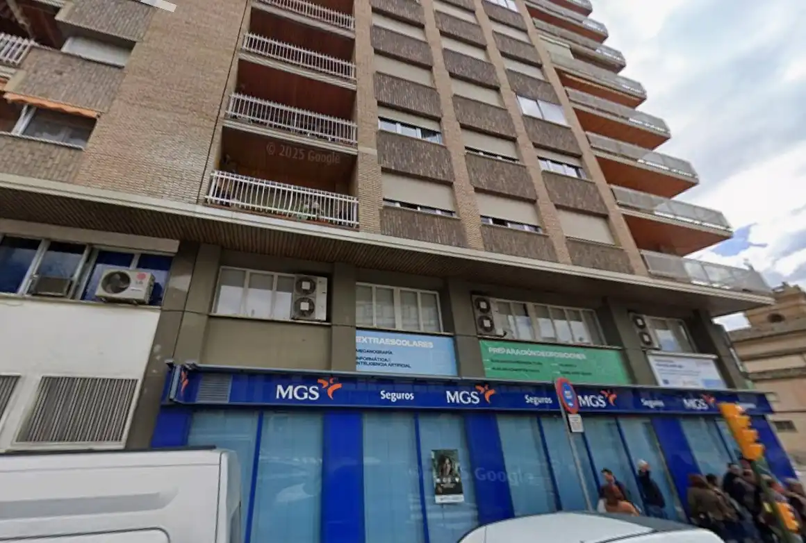 Vista exterior de Pis en venda en  Huesca Capital