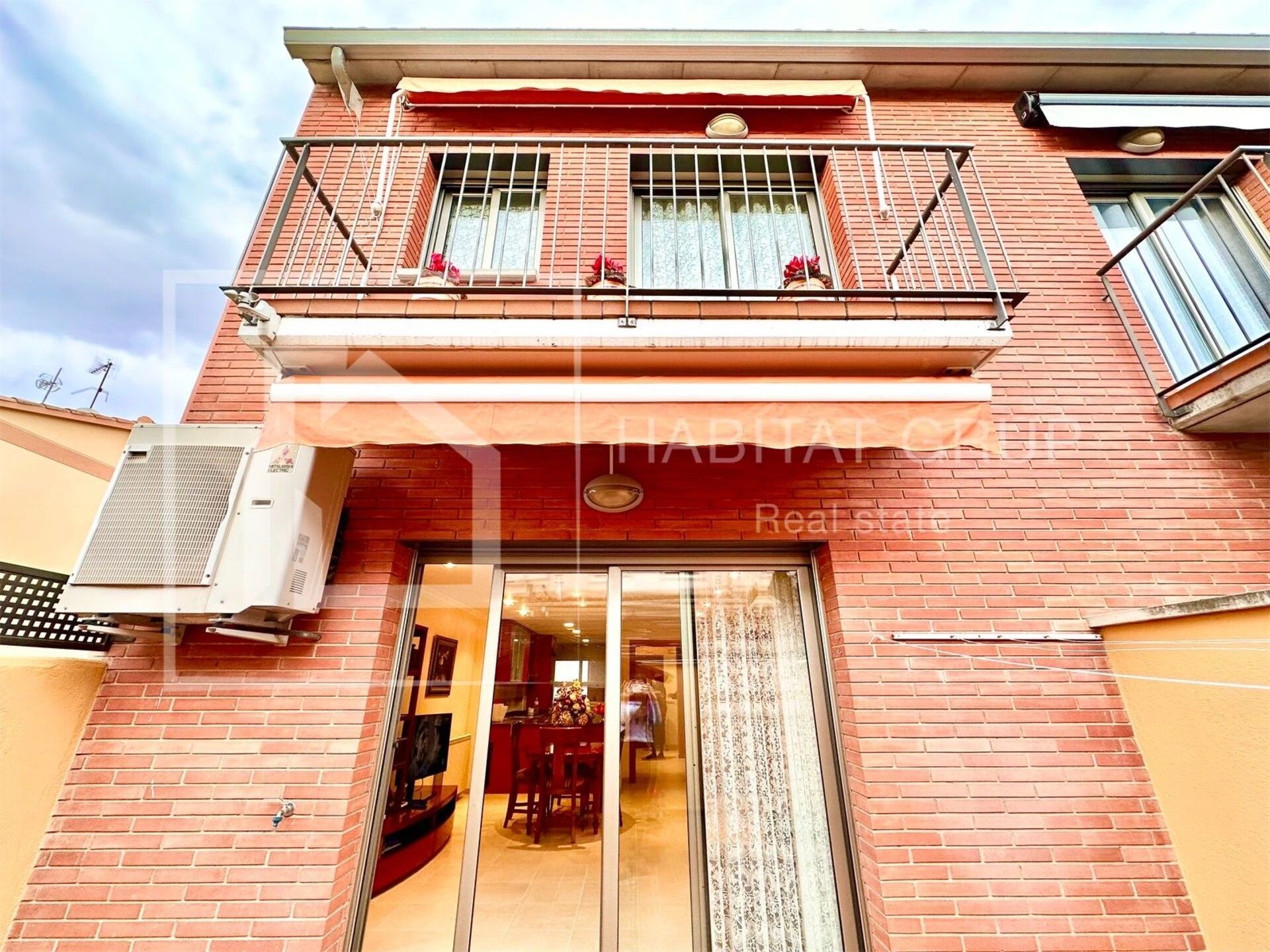 Vista exterior de Casa o xalet en venda en Vilablareix amb Calefacció
