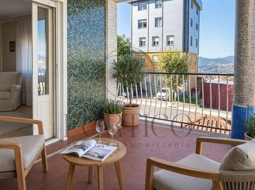 Casa con balcone in vendita a Lavadores