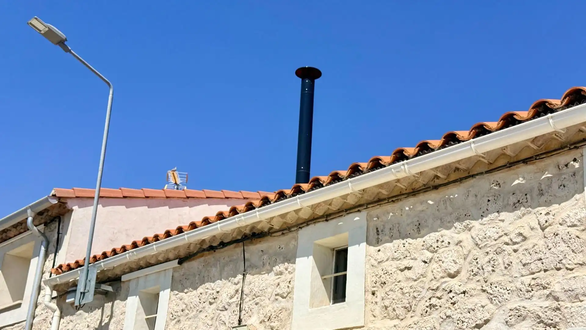 Vista exterior de Casa o chalet en venta en Cozuelos de Fuentidueña con Alarma
