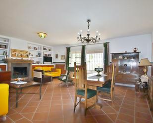 Sala d'estar de Casa o xalet en venda en Válor amb Jardí privat