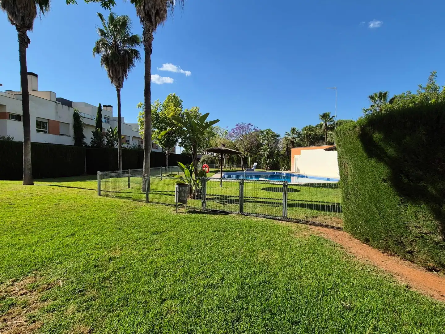 Jardín de Casa adosada de alquiler en Alcalá de Guadaira con Aire acondicionado, Calefacción y Jardín privado