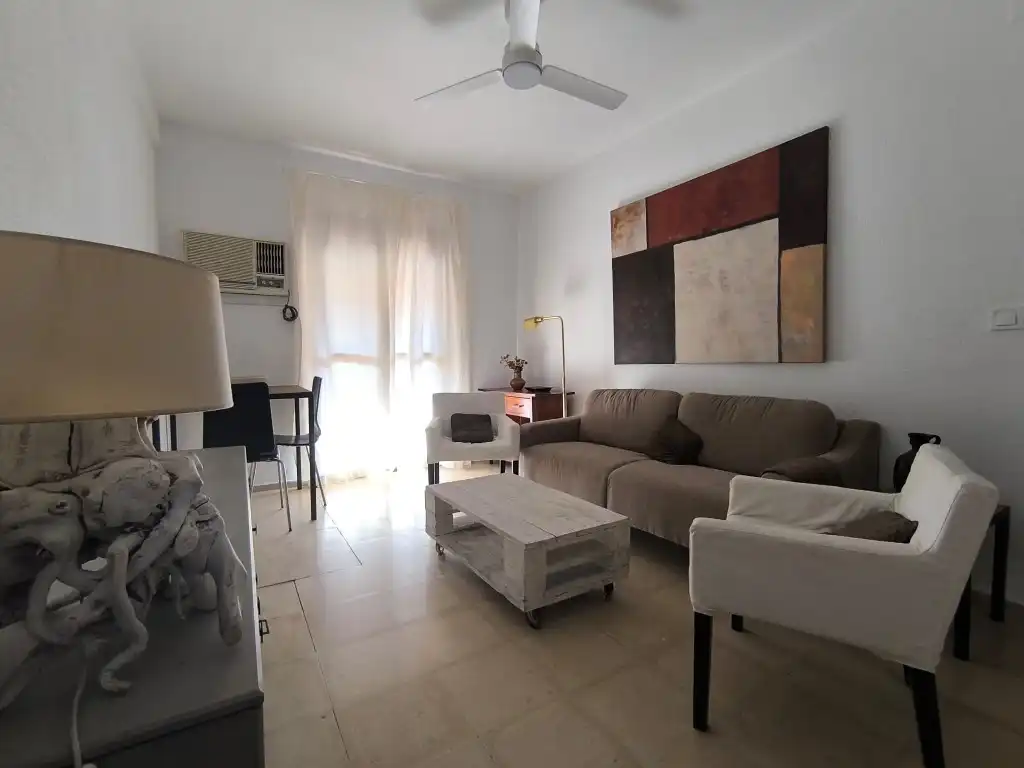 Flat for rent in Calle Julio Pellicer, Ciudad Jardín - Zoco