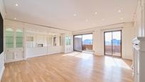 Living room of Flat to rent in  Barcelona Capital  with Air Conditioner, Heating and Parquet flooring