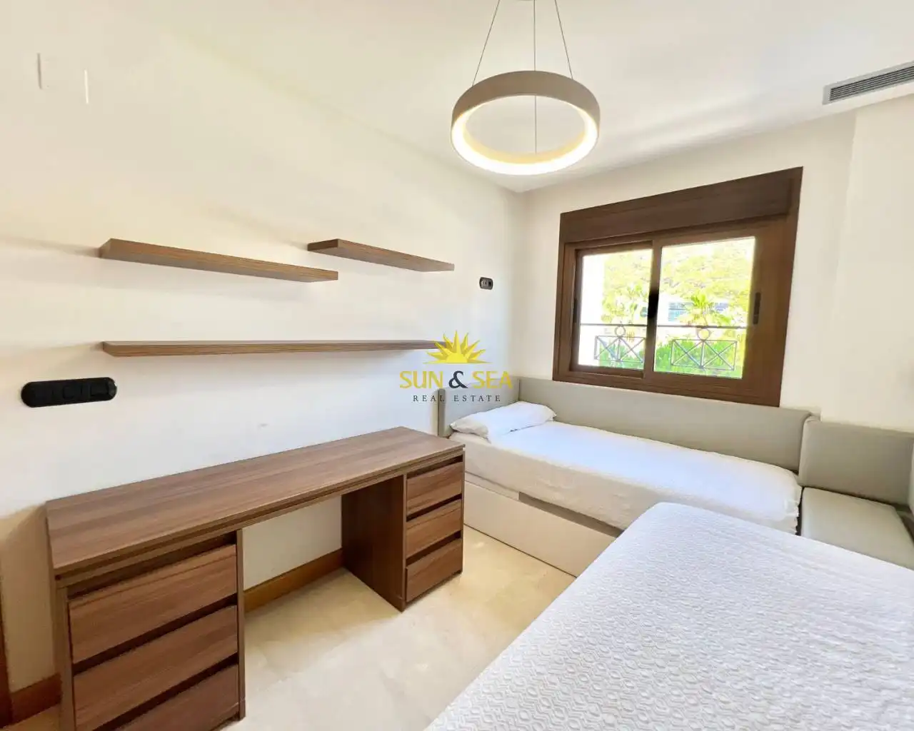 Habitación de Apartamento de alquiler en Guardamar del Segura con Aire acondicionado, Calefacción y Piscina