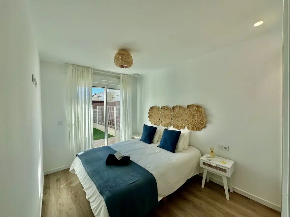 Dormitori de Apartament en venda en Santa Pola amb Aire condicionat, Traster i Piscina