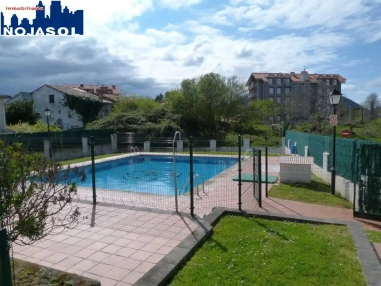 Piscina de Apartament de lloguer en Noja amb Calefacció, Jardí privat i Terrassa