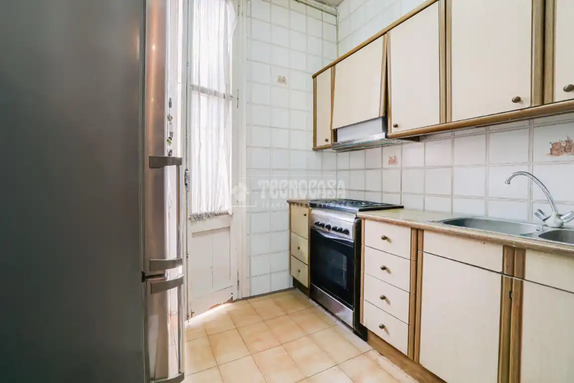 Cocina de Piso en venta en Barcelona con Balcón