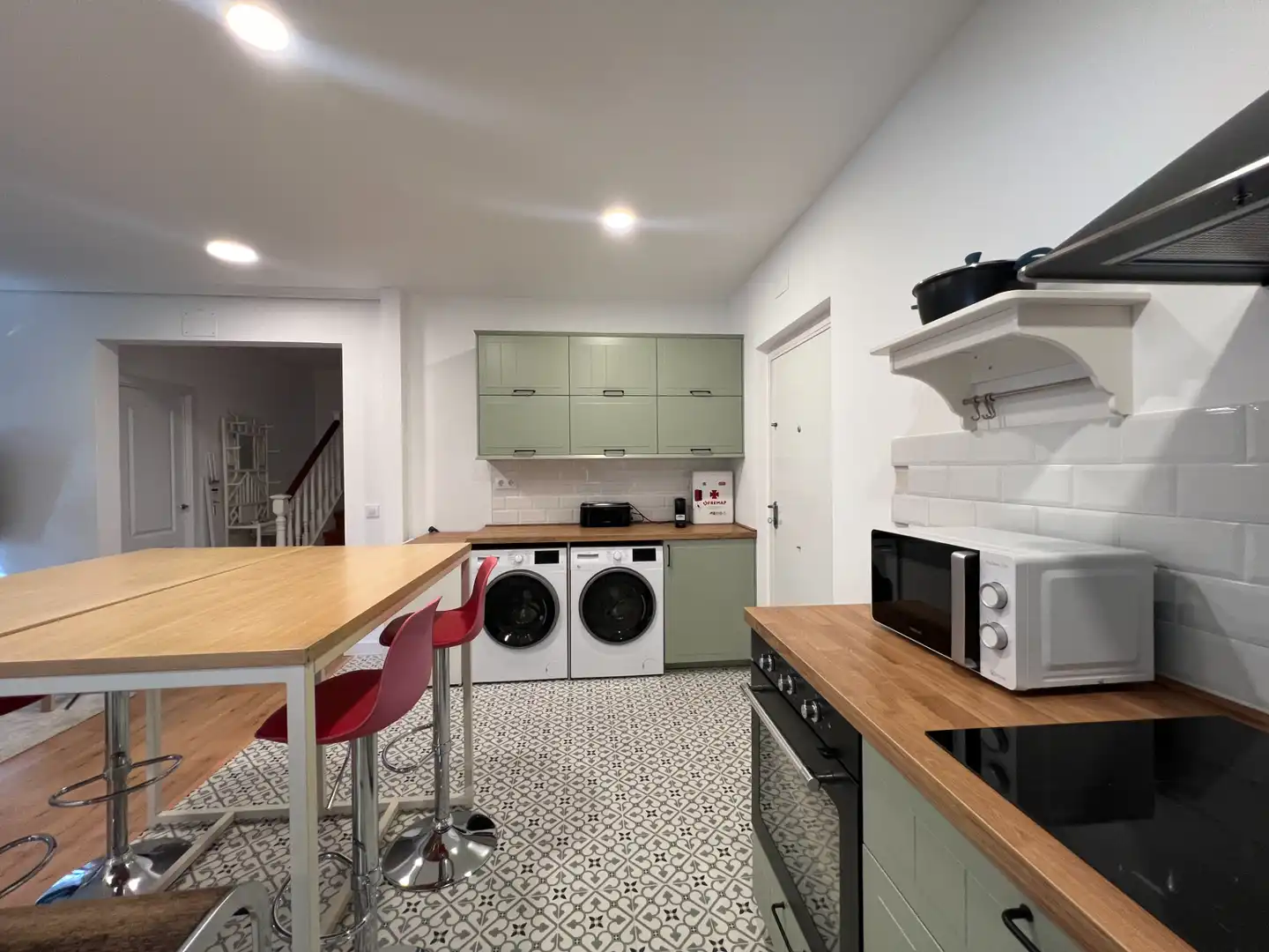 Cuina de Casa o xalet per a compartir en Madrid amb Aire condicionat, Calefacció i Jardí privat