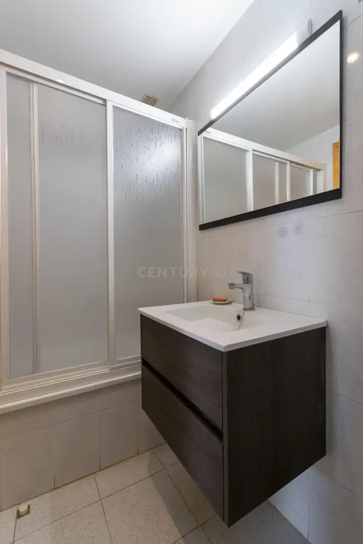 Apartamento en venta en Calle Algorin, Cho, Spain, 29, Cho - Parque de la Reina