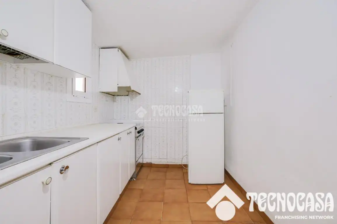 Cocina de Piso en venta en Santa Coloma de Gramenet con Terraza y Trastero