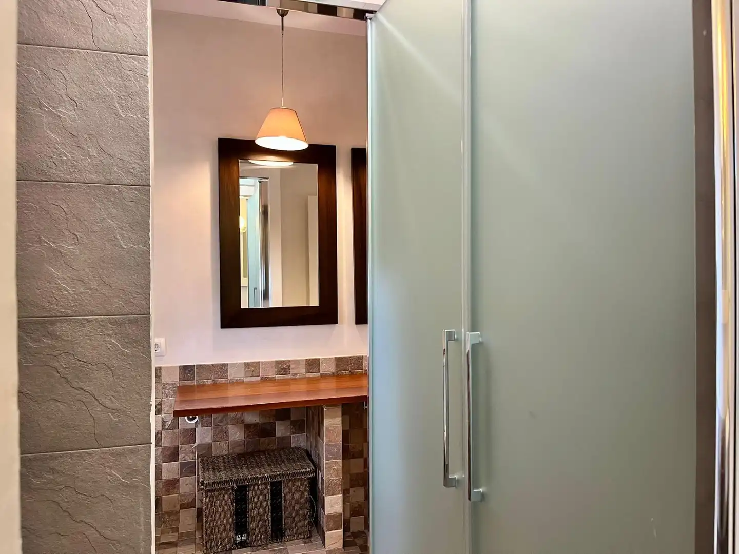 Bathroom of Flat for sale in Sevilla  with Air Conditioner, Terrace and Balcony