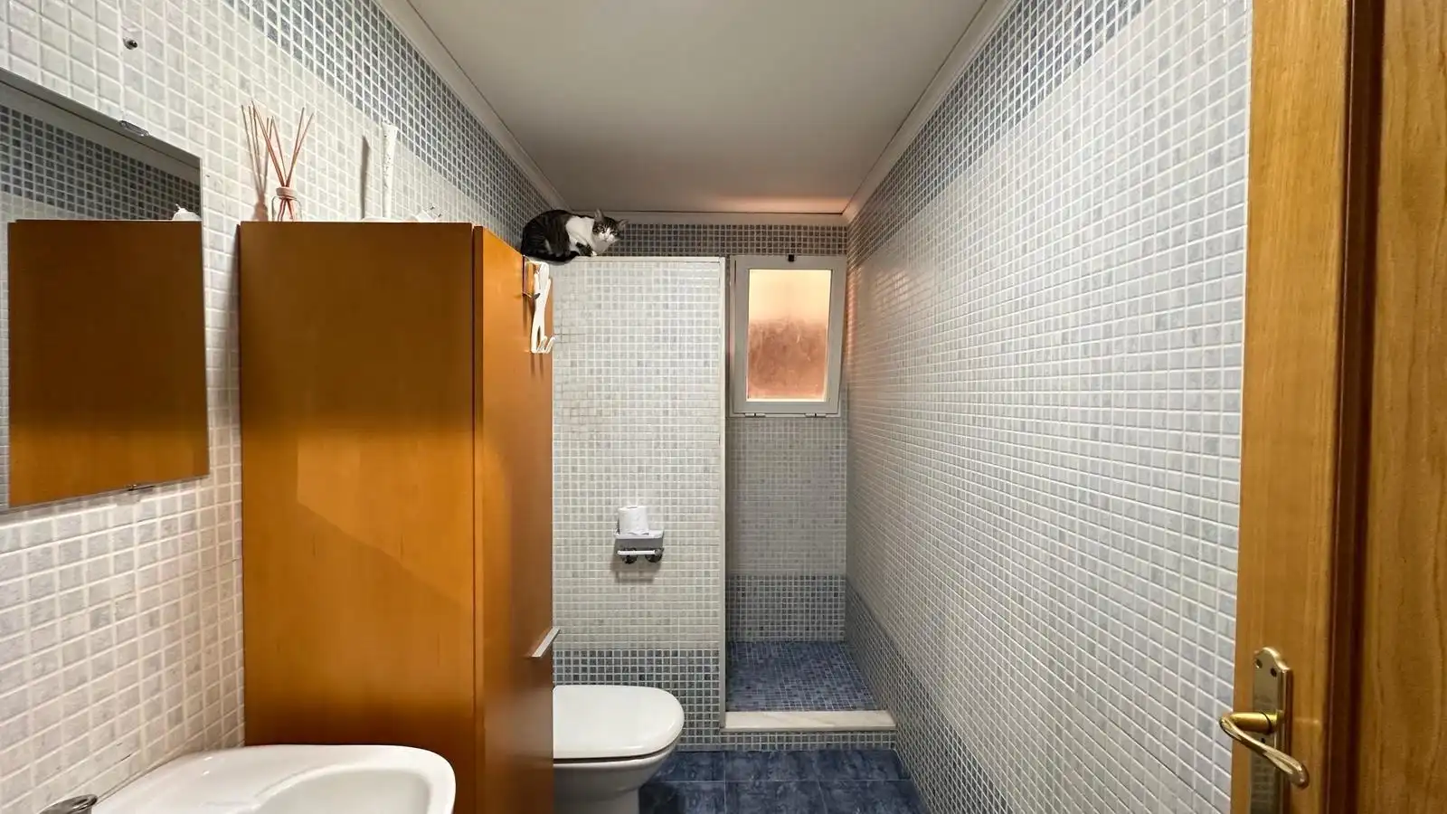 Badezimmer von Wohnung zum Verkauf in Carlet mit Klimaanlage und Heizung