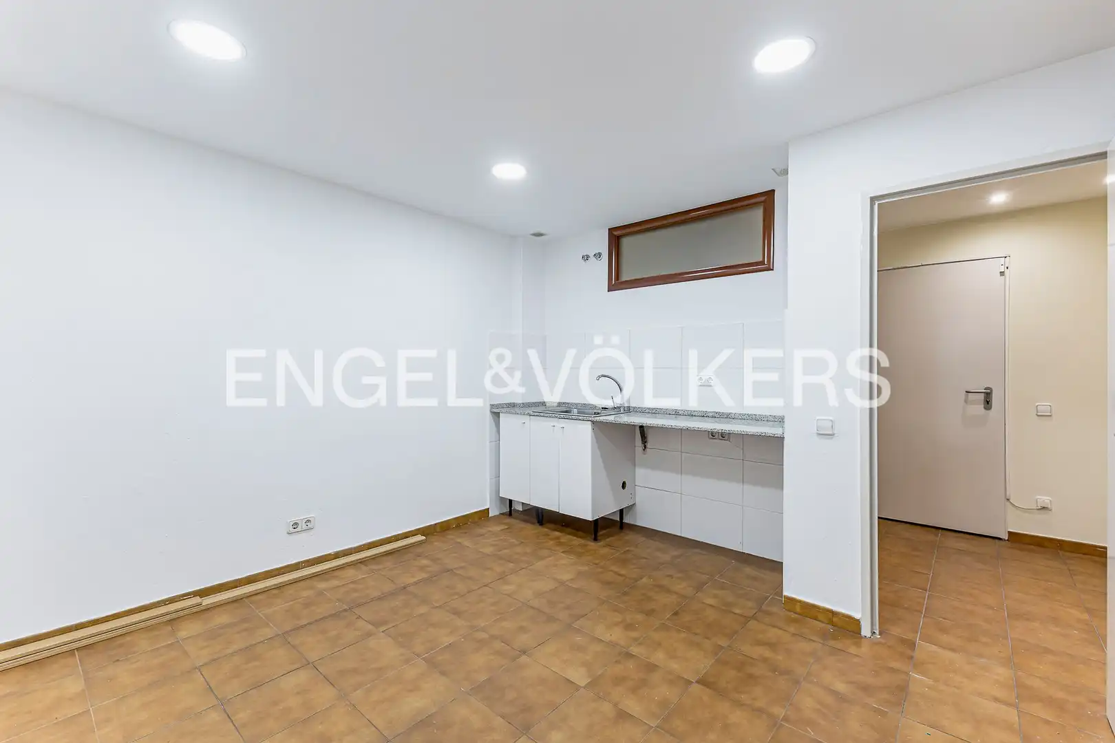 Einfamilien-Reihenhaus zum Verkauf in Barcelona mit Heizung