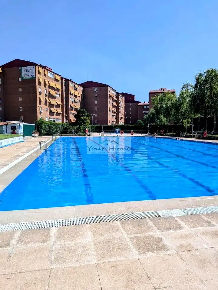Piscina de Piso en venta en Torrejón de Ardoz con Aire acondicionado, Calefacción y Trastero