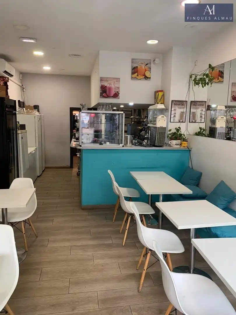 Local de alquiler en Vilanova i la Geltrú con Aire acondicionado y Amueblado