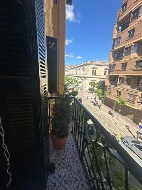 Außenansicht von Wohnung zum Verkauf in Burgos mit Heizung, Parkett und Möbliert
