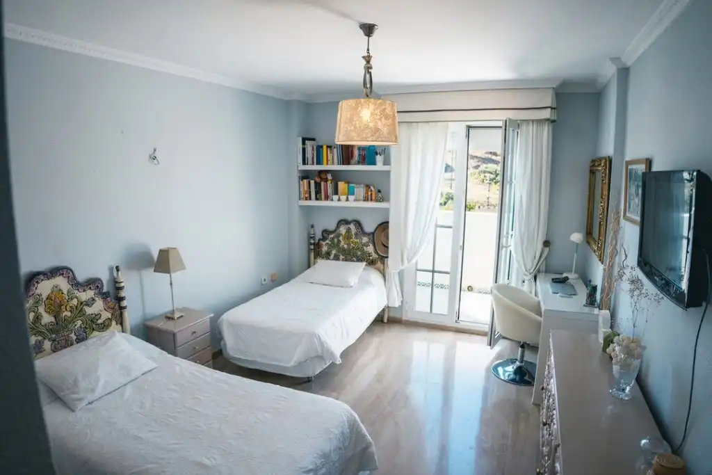Schlafzimmer von Maisonette zum Verkauf in Fuengirola mit Klimaanlage, Terrasse und Schwimmbad