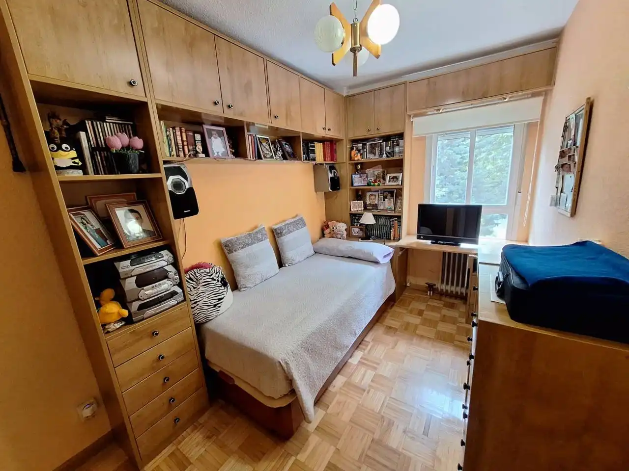 Bedroom of Flat for sale in Fuenlabrada  with Air Conditioner, Heating and Parquet flooring