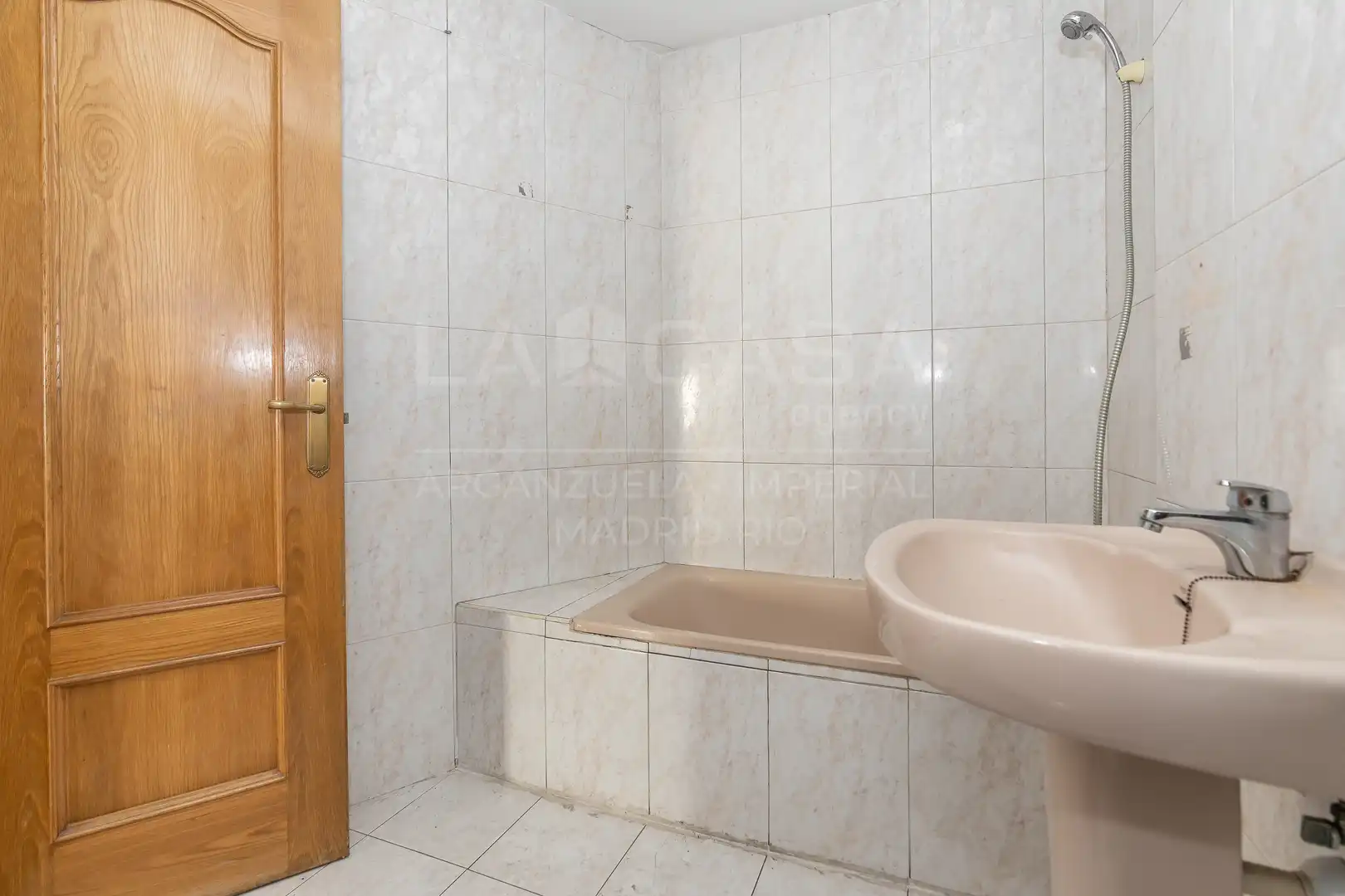 Bathroom of Flat for sale in Madrid  with Heating, Terrace and Balcony