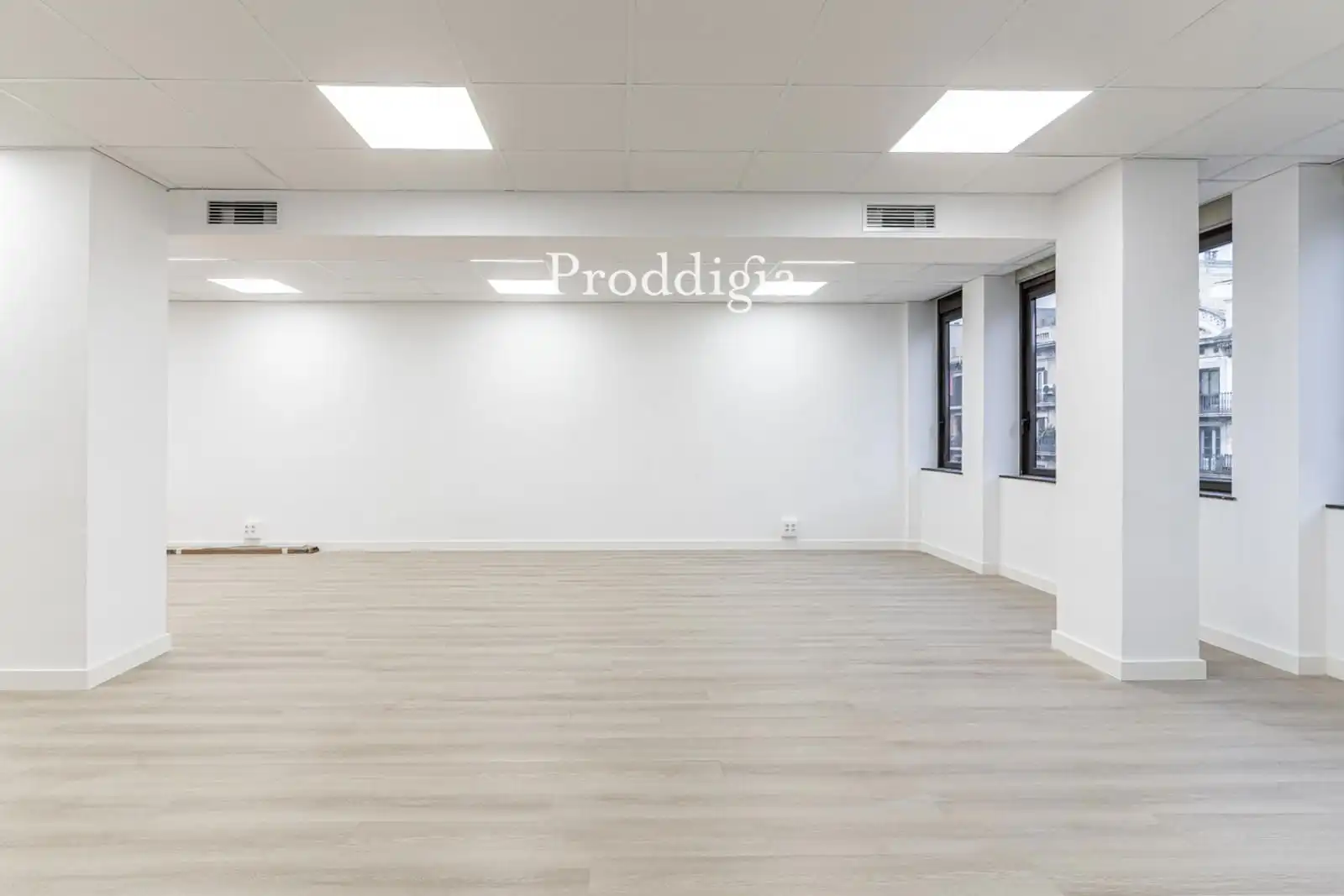 Office for rent in Barcelona  with Air Conditioner, Heating and Alarm