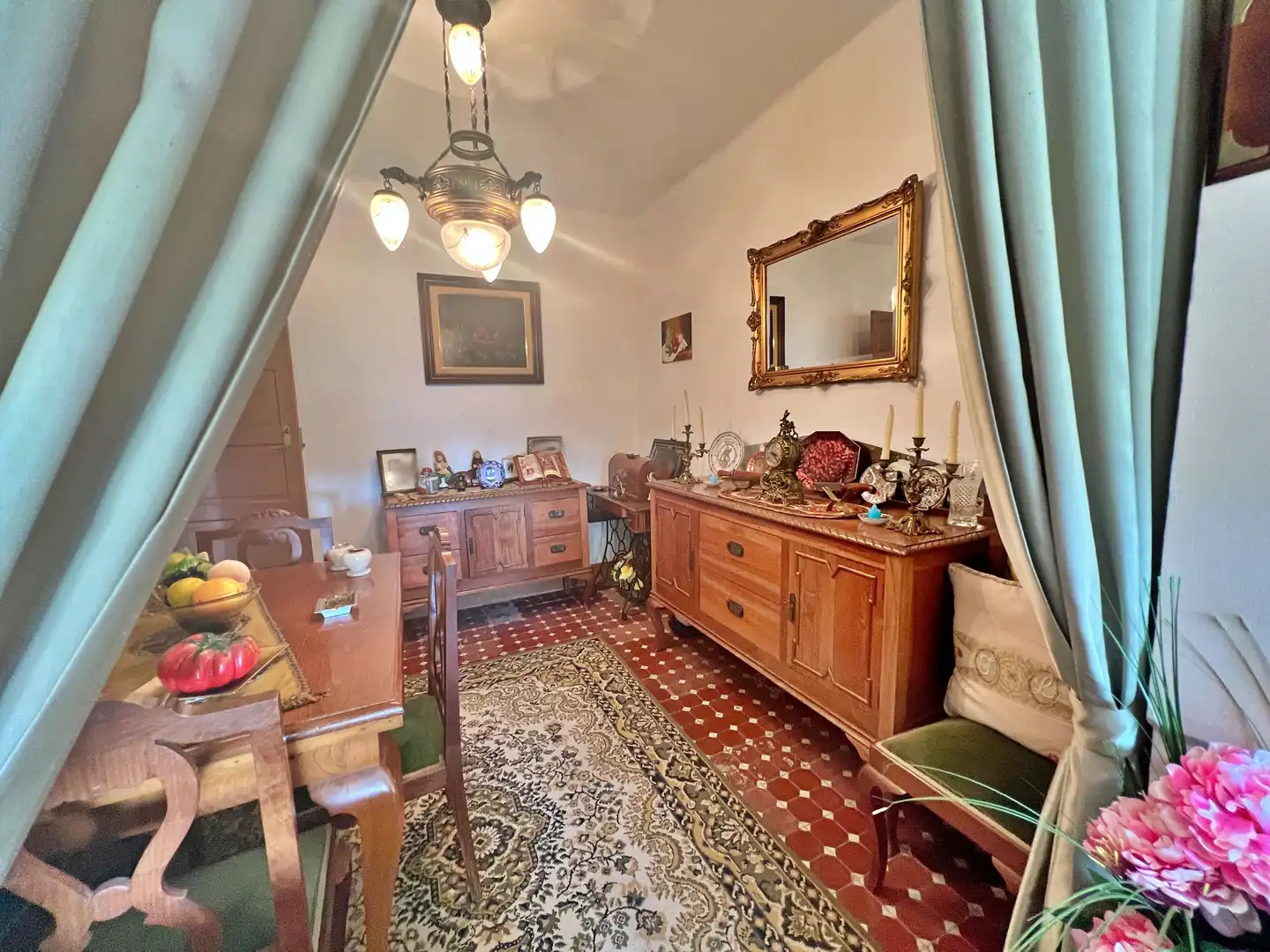 Menjador de Casa o xalet en venda en Lugo Capital amb Calefacció, Jardí privat i Rentadora