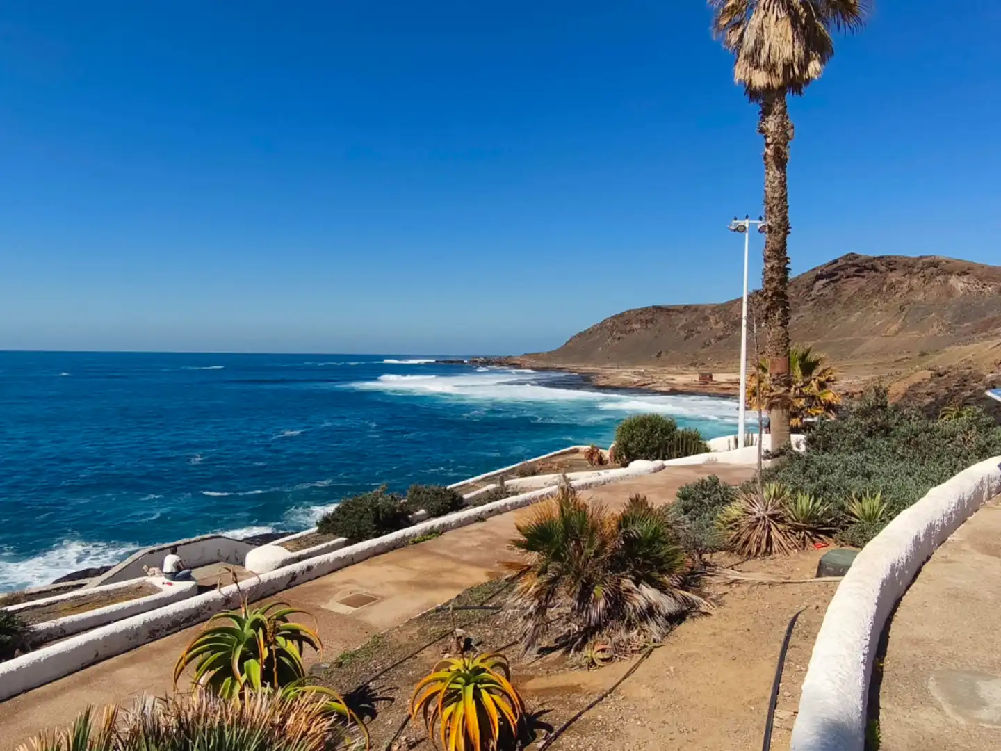 Exterior view of Detached homes for sale in Las Palmas de Gran Canaria  with Air Conditioner, Terrace and Furnished