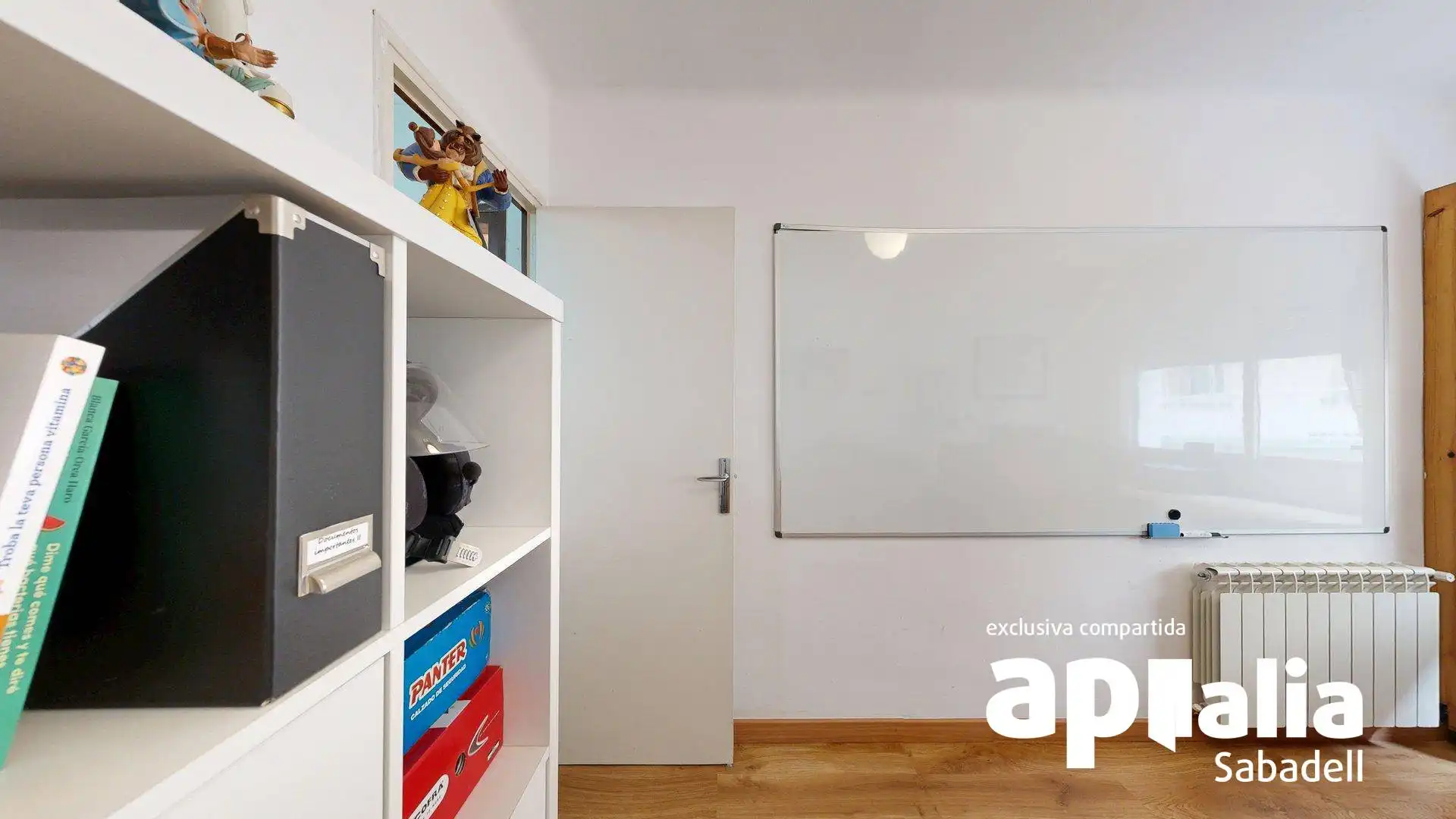 Dormitori de Pis en venda en Cerdanyola del Vallès amb Aire condicionat, Calefacció i Parquet
