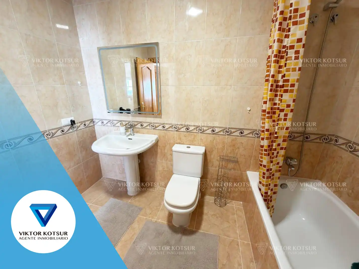 Badezimmer von Wohnung zum Verkauf in Roquetas de Mar mit Klimaanlage, Terrasse und Möbliert