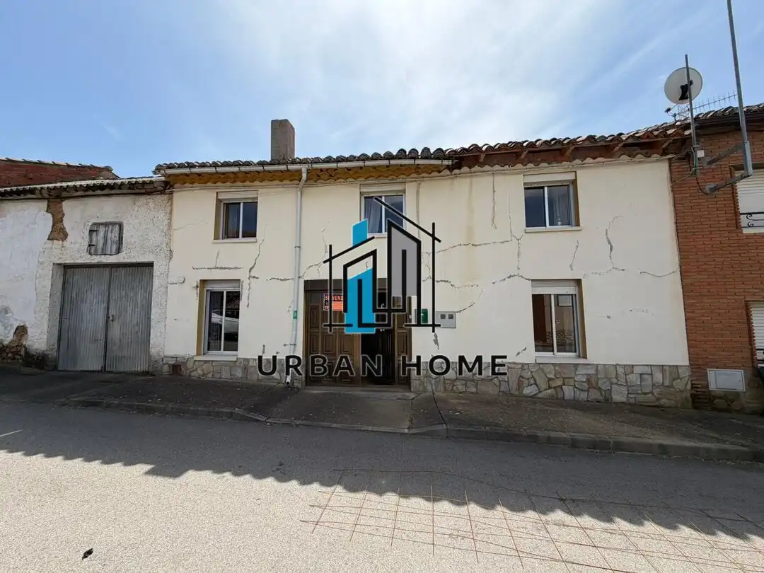 Vista exterior de Casa o chalet en venta en Cimanes del Tejar con Calefacción y Jardín privado