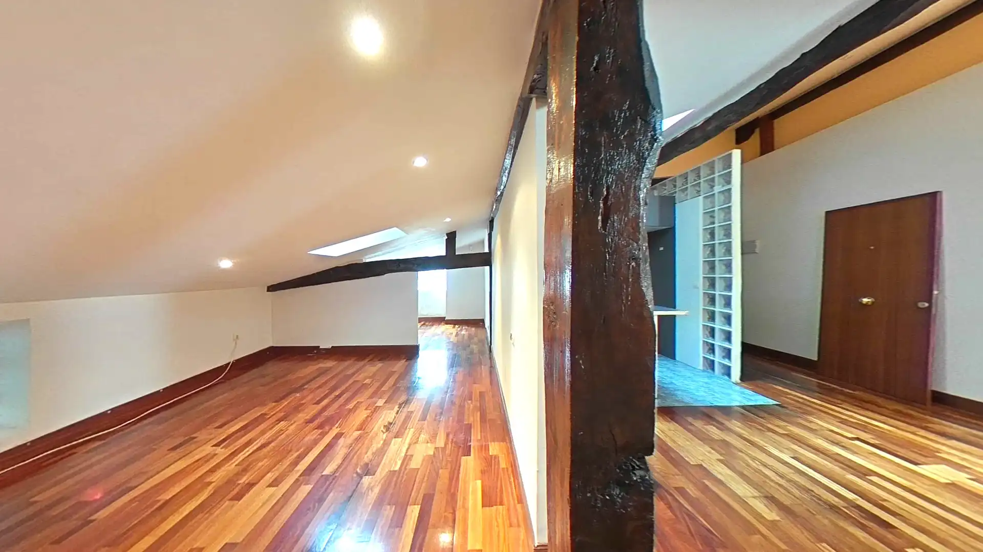 Piso en venta en Castro-Urdiales con Parquet