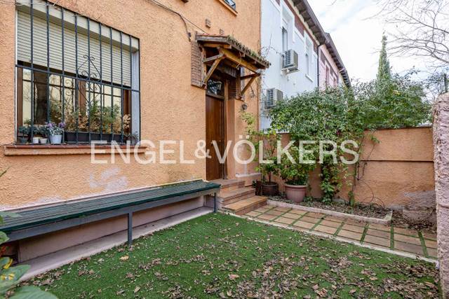 Casa adosada en Venta en Calle de Pardo Bazán en Hispanoamérica - Bernabéu