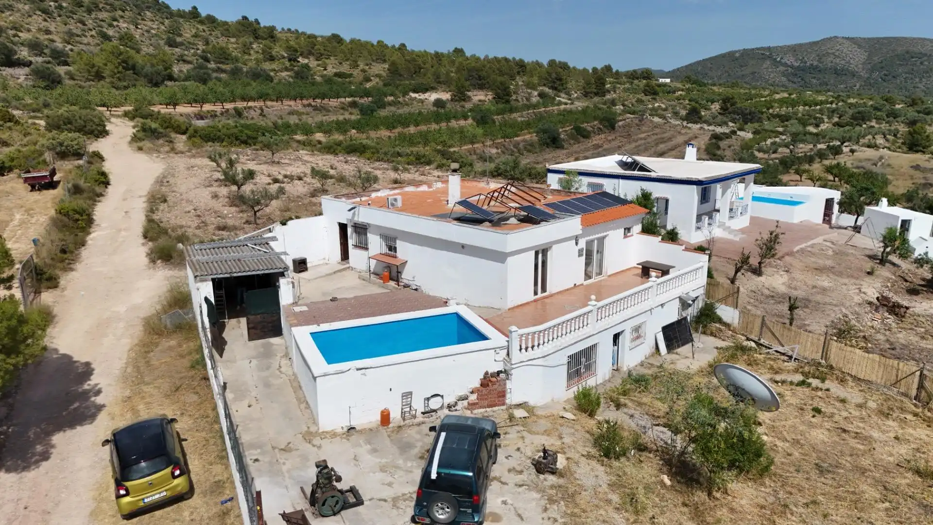 Vista exterior de Casa o xalet en venda en Villar del Arzobispo amb Aire condicionat, Jardí privat i Terrassa