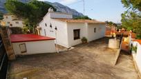 Vista exterior de Casa o xalet en venda en Dénia amb Aire condicionat, Terrassa i Piscina