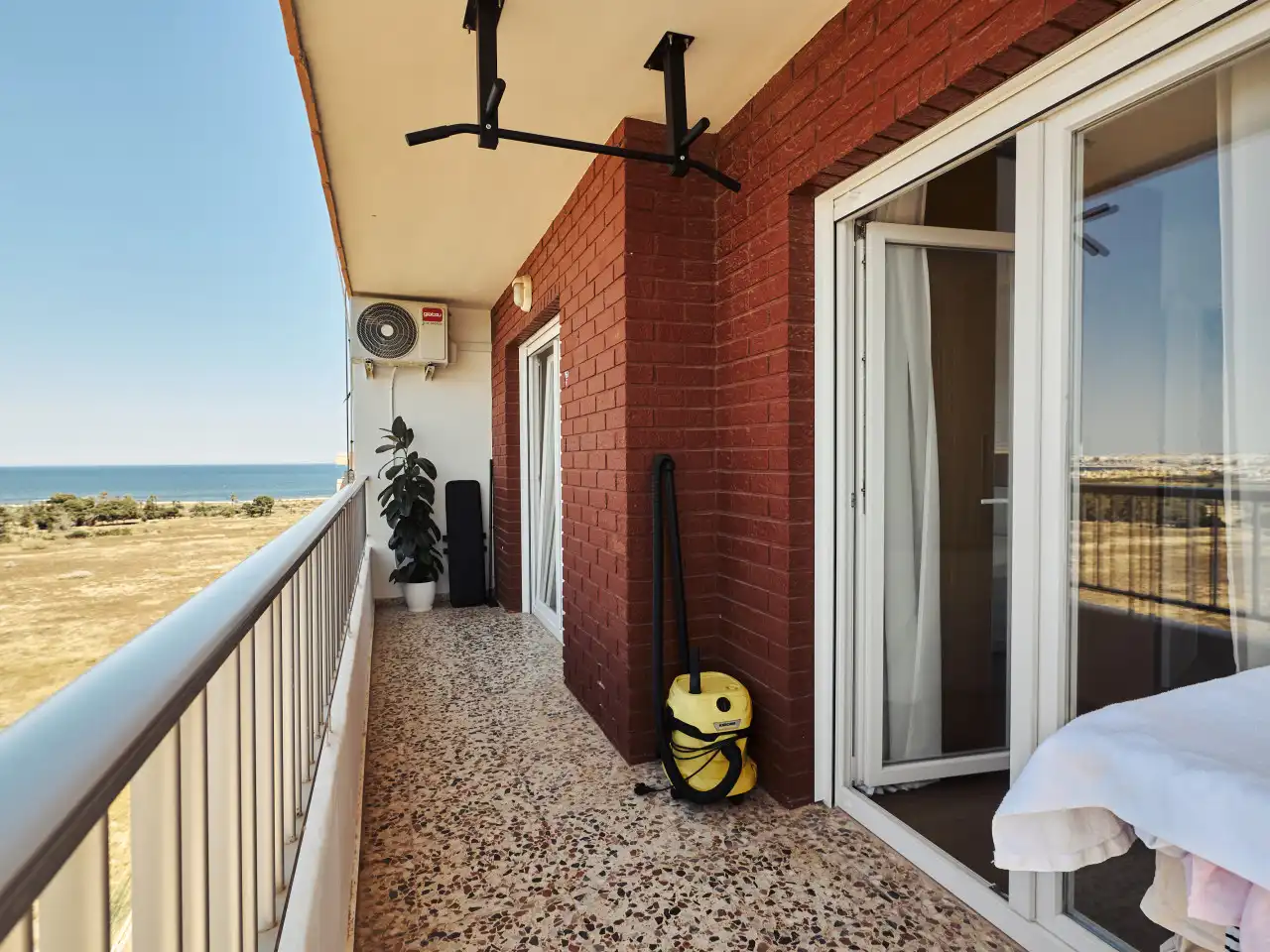 Terrasse von Wohnungen zum Verkauf in Torrevieja mit Klimaanlage, Heizung und Terrasse