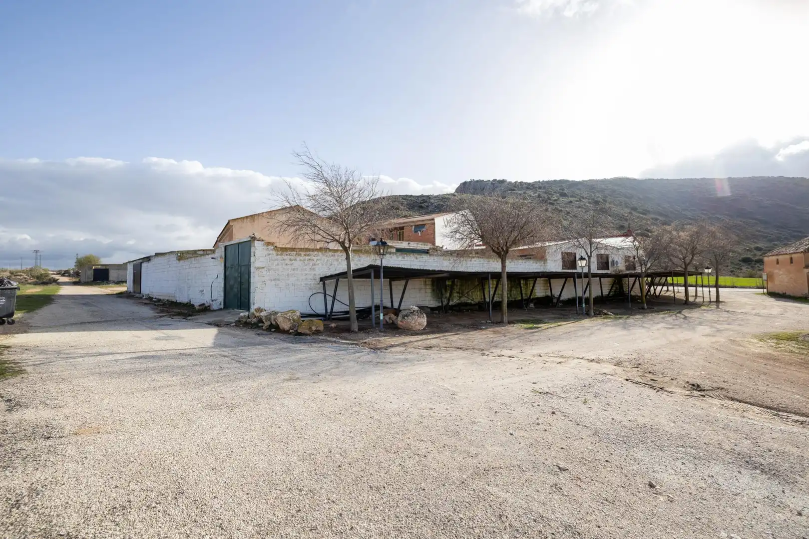 Vista exterior de Local en venta en Huélago