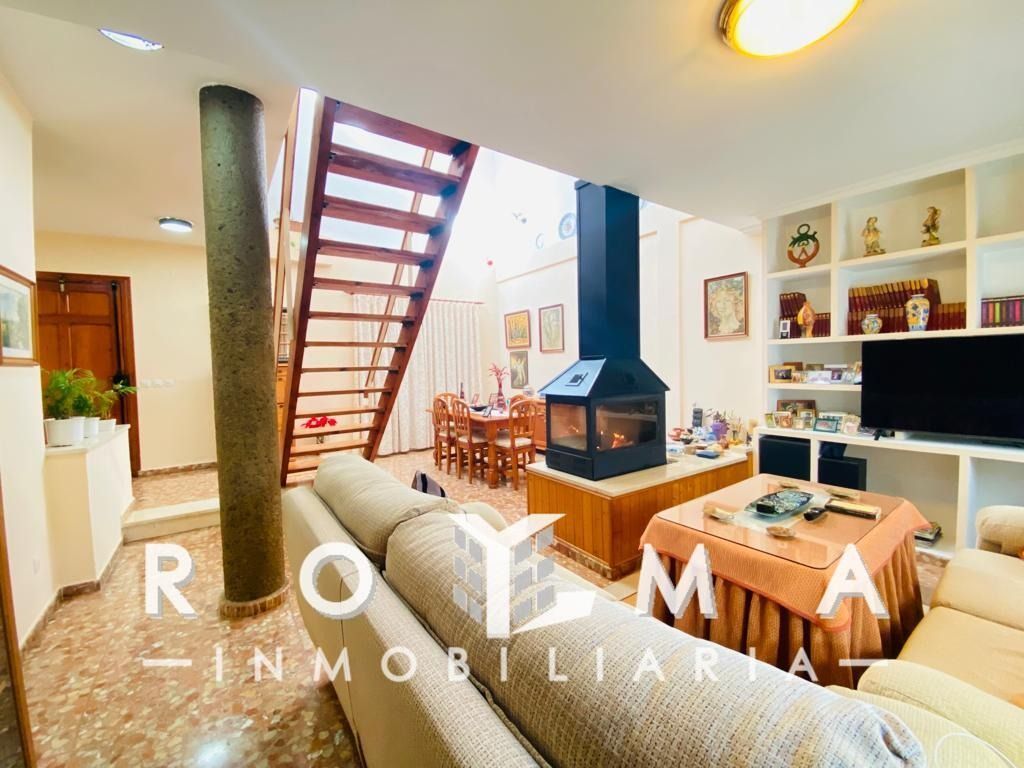 Living room of House or chalet for sale in Montequinto  with Air Conditioner, Terrace and Storage room