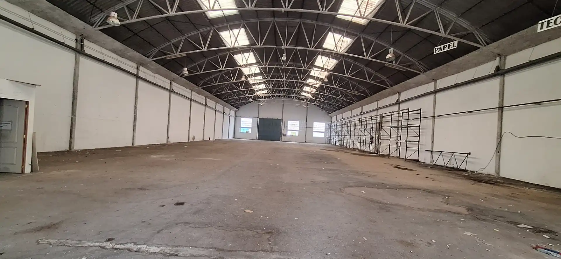 Industrial building to rent in Avinguda Comarques del País Valencià 21, imagen 4