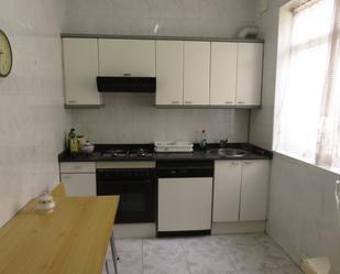 Cuina de Apartament de lloguer en Avilés amb Terrassa, Moblat i Forn