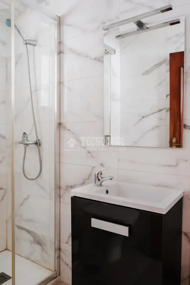 Baño de Piso en venta en Madrid con Aire acondicionado y Calefacción
