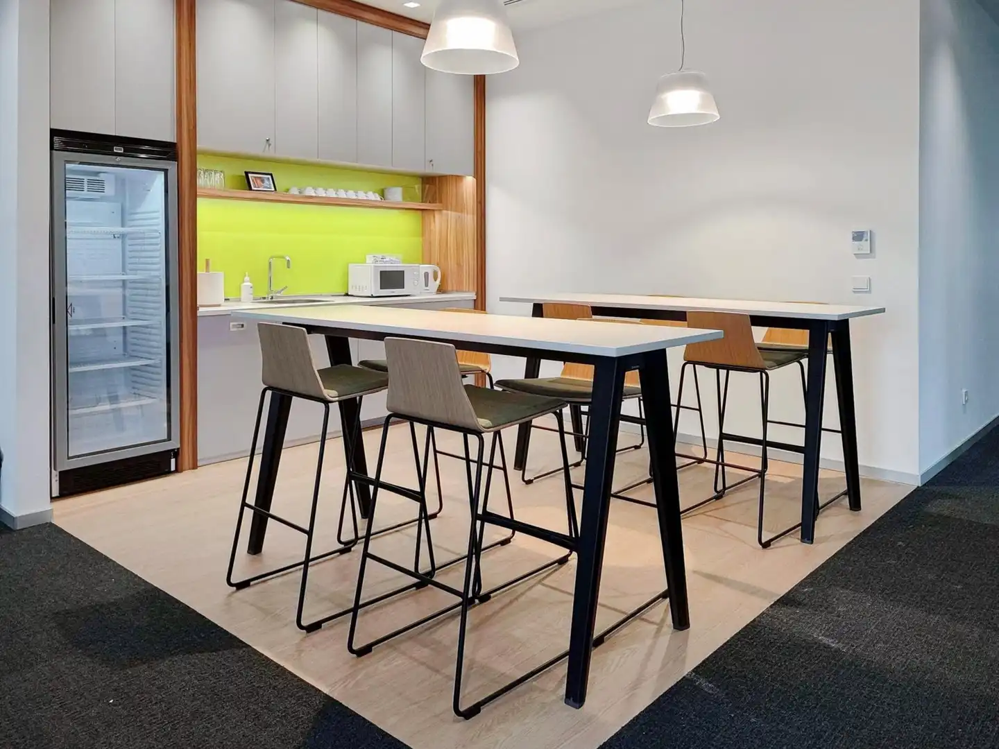 Büro zur Miete in Zaragoza mit Klimaanlage, Heizung und Möbliert